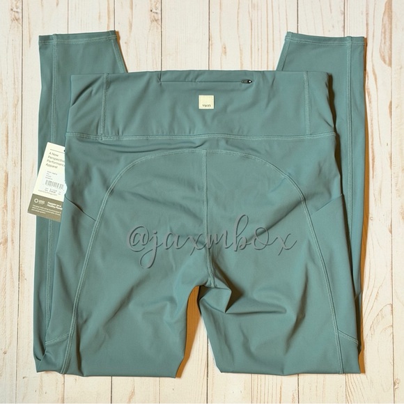 NWT Vuori Stride Legging Iron Size Medium - Picture 2 of 11